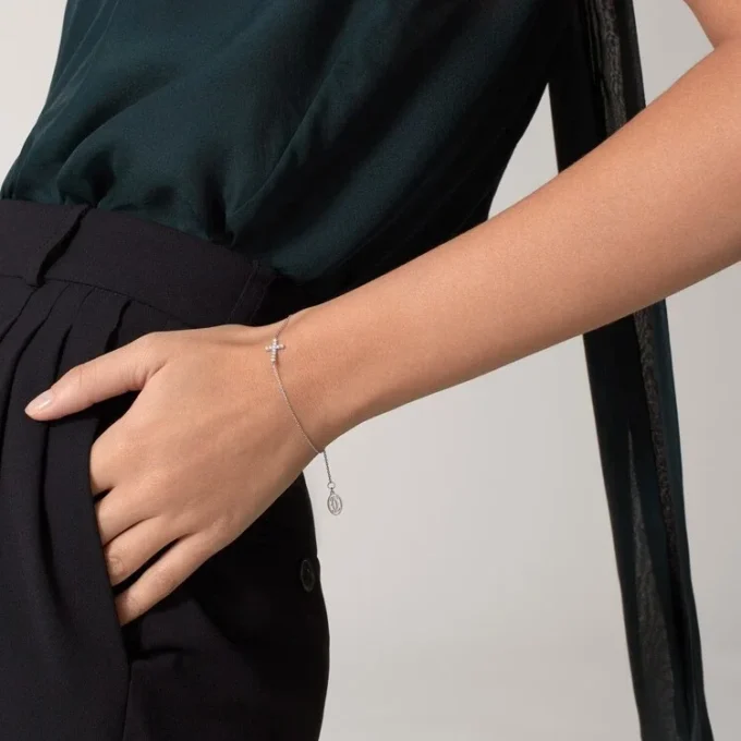 Armbånd med symboler – hvidguld, diamanter – Cartier Armbånd med symboler – hvidguld, diamanter – Cartier
