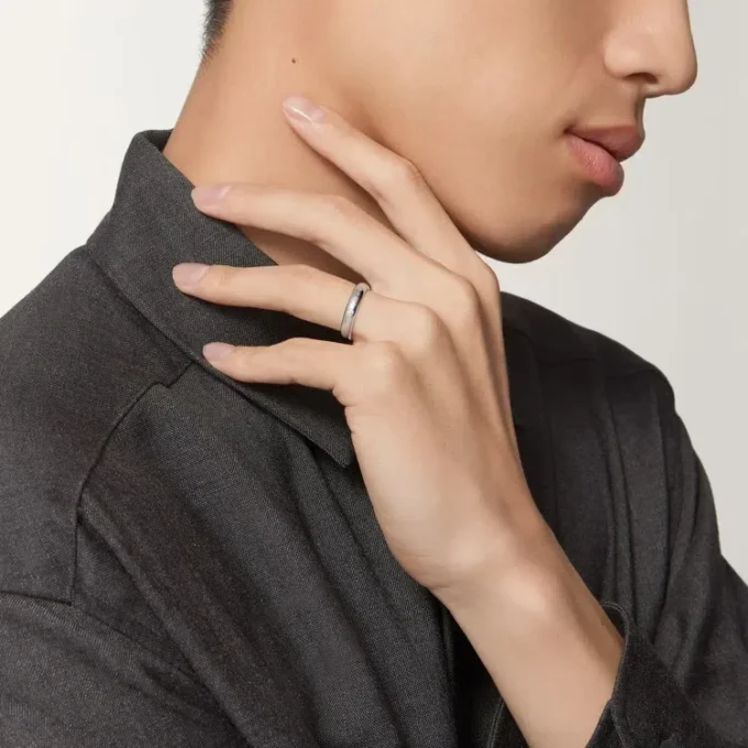C De Cartier vielsesring, 4 mm bred, 1 diamant
