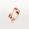 C De Cartier vielsesring, 5 mm bred, 1 diamant C De Cartier vielsesring, 5 mm bred, 1 diamant