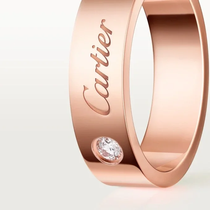 C De Cartier vielsesring, 5 mm bred, 1 diamant C De Cartier vielsesring, 5 mm bred, 1 diamant