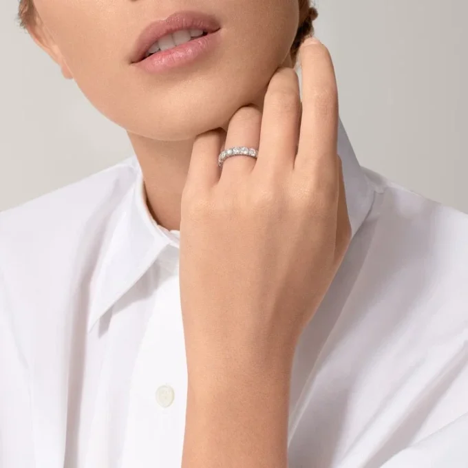 Cartier Destinee vielsesring, 4,1 mm bred, pavé