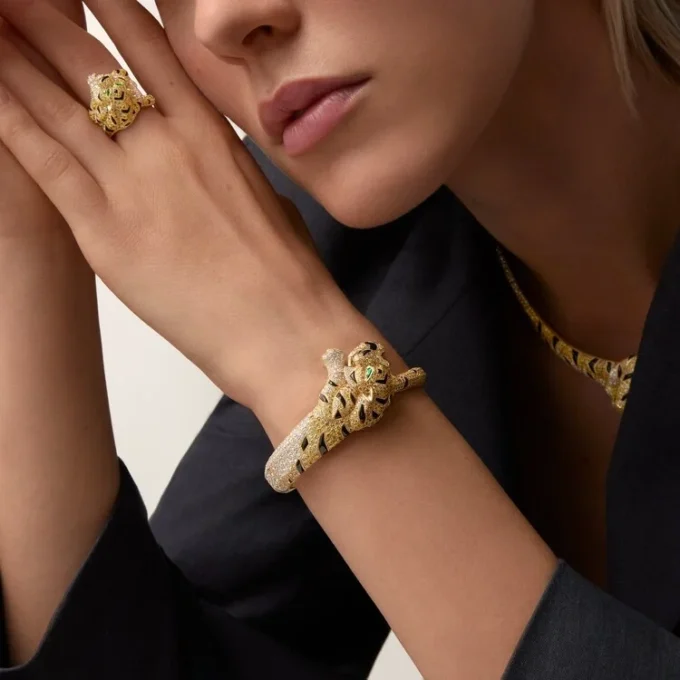 Faune Et Flore De Cartier armbånd, gule, orange og brune diamanter, pavé Faune Et Flore De Cartier armbånd, gule, orange og brune diamanter, pavé