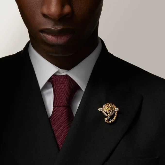 Faune Et Flore De Cartier-broche, gule, orange og brune diamanter, pavé Faune Et Flore De Cartier-broche, gule, orange og brune diamanter, pavé