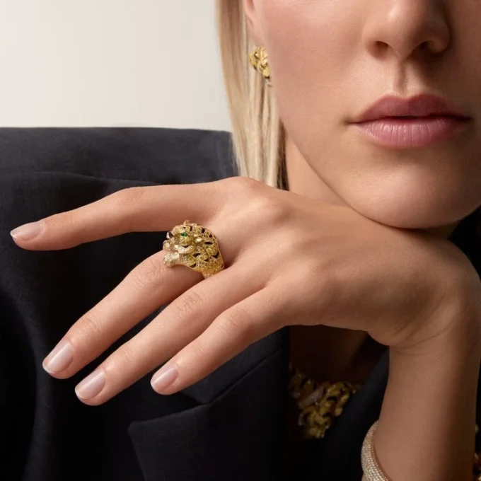 Faune Et Flore De Cartier-ring, gule, orange og brune diamanter, pavé Faune Et Flore De Cartier-ring, gule, orange og brune diamanter, pavé