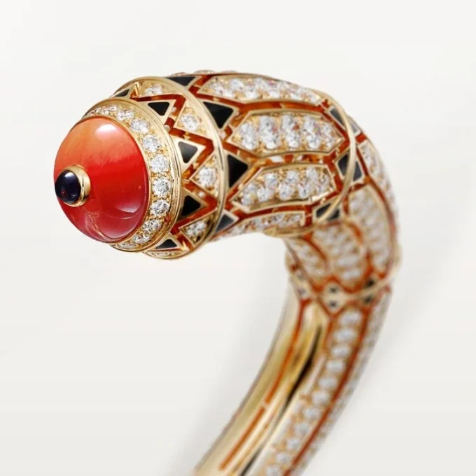 High Jewelry-armbånd – Rosaguld, koral, onyx, sort lak, diamanter – Cartier High Jewelry-armbånd – Rosaguld, koral, onyx, sort lak, diamanter – Cartier