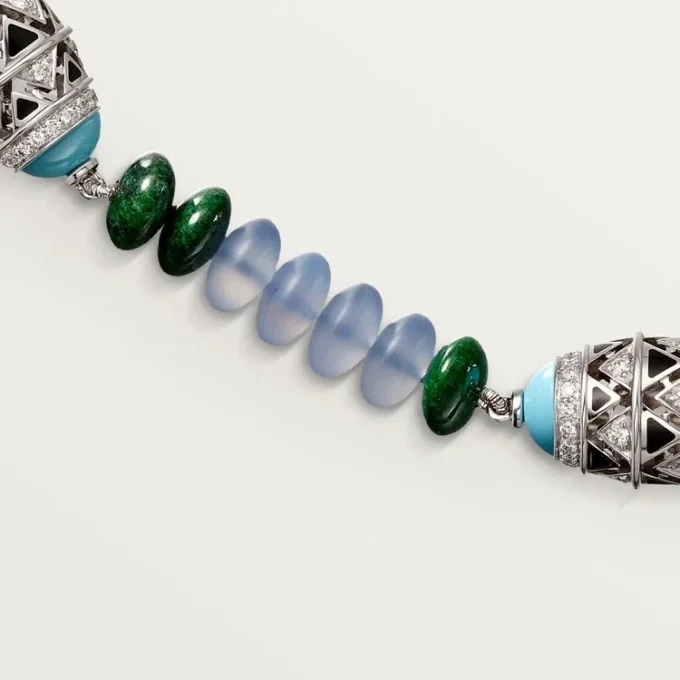 High Jewelry halskæde – hvidguld, chalcedon, skarn, turkis, sort lak, diamanter – Cartier High Jewelry halskæde – hvidguld, chalcedon, skarn, turkis, sort lak, diamanter – Cartier