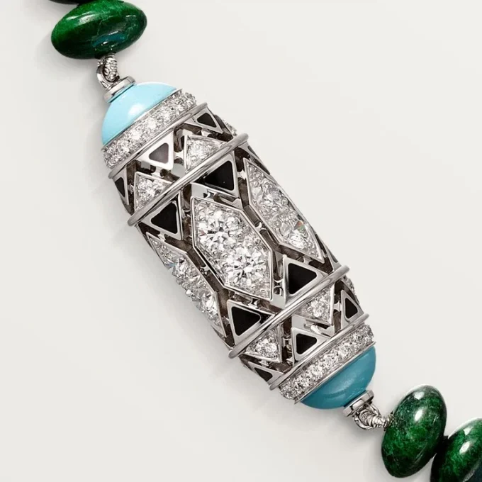 High Jewelry halskæde – hvidguld, chalcedon, skarn, turkis, sort lak, diamanter – Cartier High Jewelry halskæde – hvidguld, chalcedon, skarn, turkis, sort lak, diamanter – Cartier