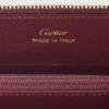 International tegnebog med lynlås, Must De Cartier – burgunderfarvet kalveskind, gylden finish – Cartier International tegnebog med lynlås, Must De Cartier – burgunderfarvet kalveskind, gylden finish – Cartier