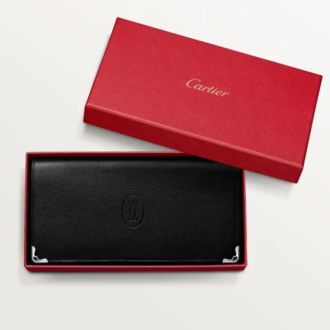 International tegnebog med udvidelse, Must De Cartier – sort kalveskind, rustfrit stålfinish – Cartier International tegnebog med udvidelse, Must De Cartier – sort kalveskind, rustfrit stålfinish – Cartier