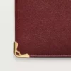 International tegnebog med udvidelsesfolder, Must De Cartier – burgunderfarvet kalveskind, guldfinish – Cartier International tegnebog med udvidelsesfolder, Must De Cartier – burgunderfarvet kalveskind, guldfinish – Cartier
