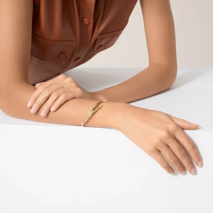 Juste Un Clou armbånd, klassisk model, diamanter Juste Un Clou armbånd, klassisk model, diamanter