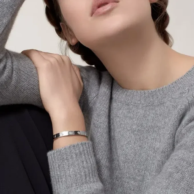 Love-armbånd, klassisk model, 10 diamanter Love-armbånd, klassisk model, 10 diamanter