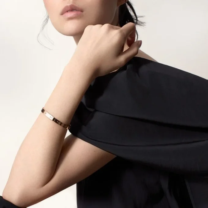 Love-armbånd, klassisk model Love-armbånd, klassisk model