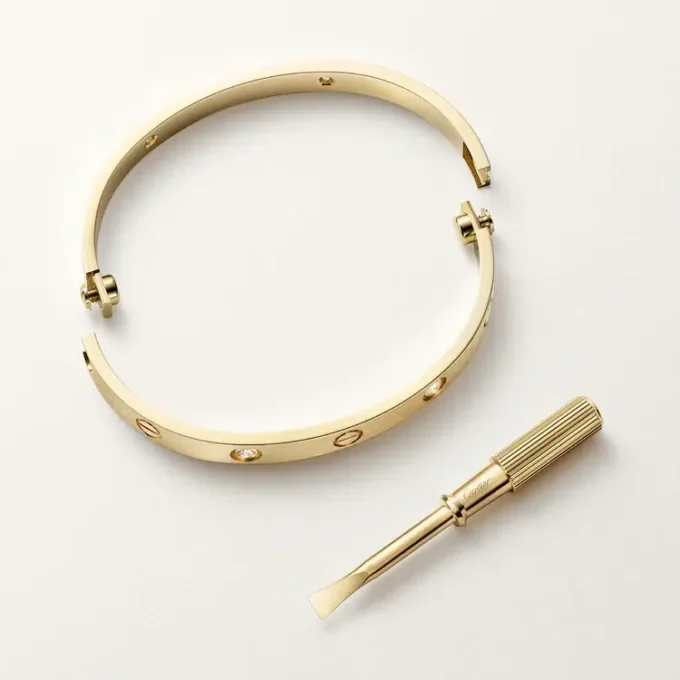 Love-armbånd, klassisk model, 4 diamanter Love-armbånd, klassisk model, 4 diamanter