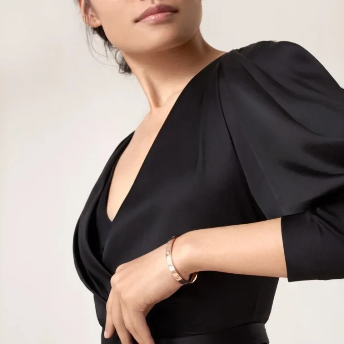 Love-armbånd, klassisk model, 4 diamanter Love-armbånd, klassisk model, 4 diamanter