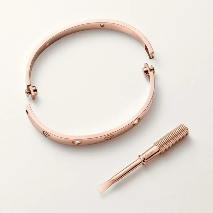 Love-armbånd, klassisk model, 4 diamanter Love-armbånd, klassisk model, 4 diamanter