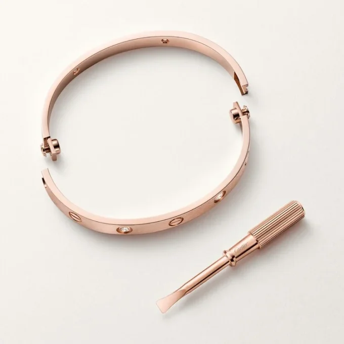 Love-armbånd, klassisk model, børstet, 4 diamanter Love-armbånd, klassisk model, børstet, 4 diamanter