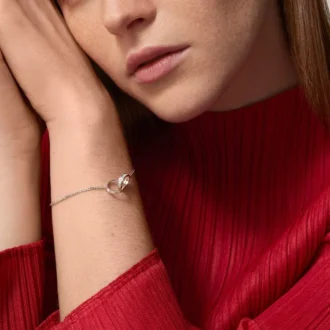 Love-armbånd, på kæde, halvt pavé