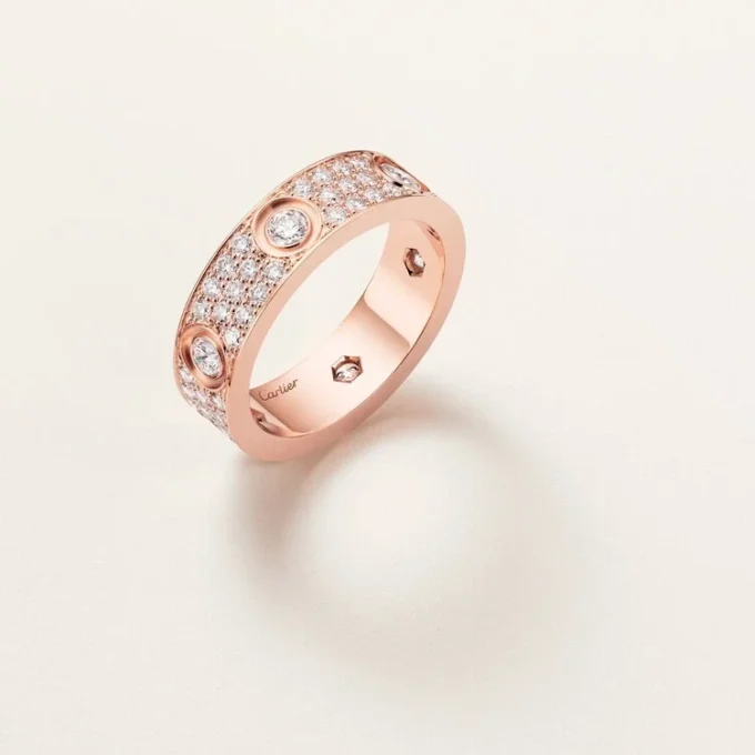 Love-ring, klassisk model, pavé, 6 diamanter Love-ring, klassisk model, pavé, 6 diamanter