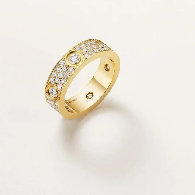 Love-ring, klassisk model, pavé, 6 diamanter Love-ring, klassisk model, pavé, 6 diamanter