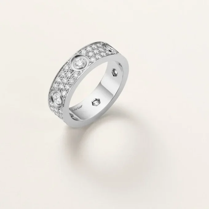 Love-ring, klassisk model, pavé, 6 diamanter Love-ring, klassisk model, pavé, 6 diamanter