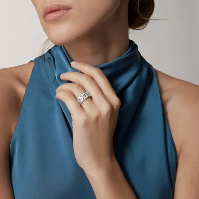 Maillon Panthere-ring, 3 rækker med halve diamanter – hvidguld, diamanter – Cartier Maillon Panthere-ring, 3 rækker med halve diamanter – hvidguld, diamanter – Cartier