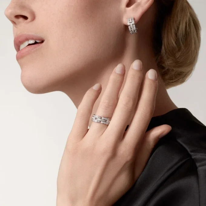 Maillon Panthere-ring, tredobbelt række, pavé Maillon Panthere-ring, tredobbelt række, pavé