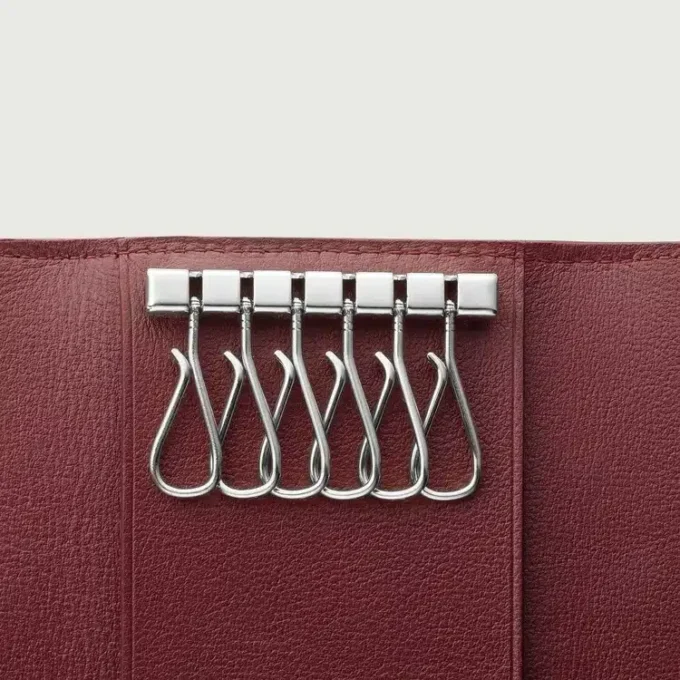 Nøglering med 6 nøgler, Must de Cartier – sort kalveskind, finish i rustfrit stål – Cartier Nøglering med 6 nøgler, Must de Cartier – sort kalveskind, finish i rustfrit stål – Cartier