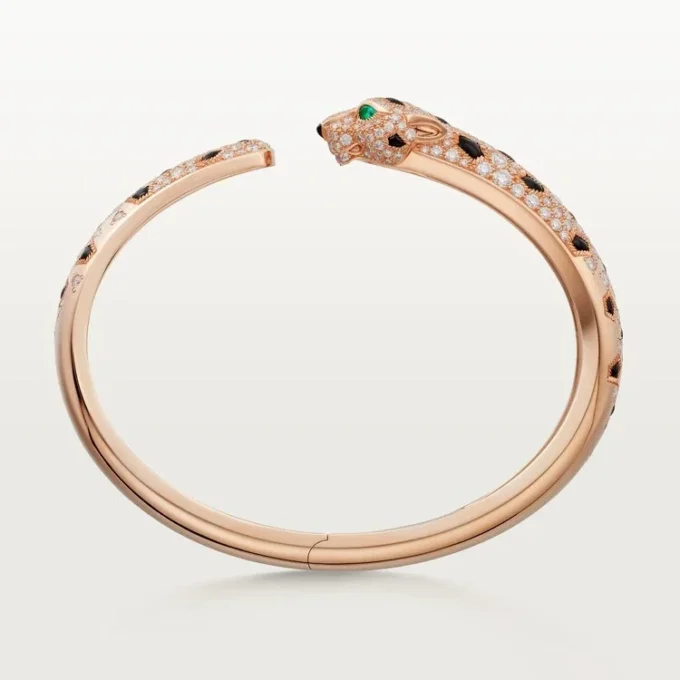 Panthere De Cartier armbånd, mellemstor model, halvt pavé Panthere De Cartier armbånd, mellemstor model, halvt pavé