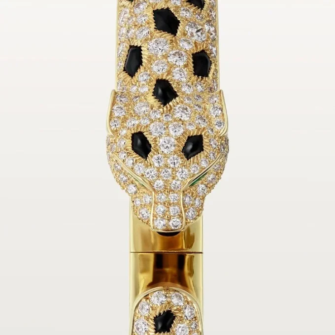 Panthere De Cartier armbånd, mellemstor model, halvt pavé Panthere De Cartier armbånd, mellemstor model, halvt pavé