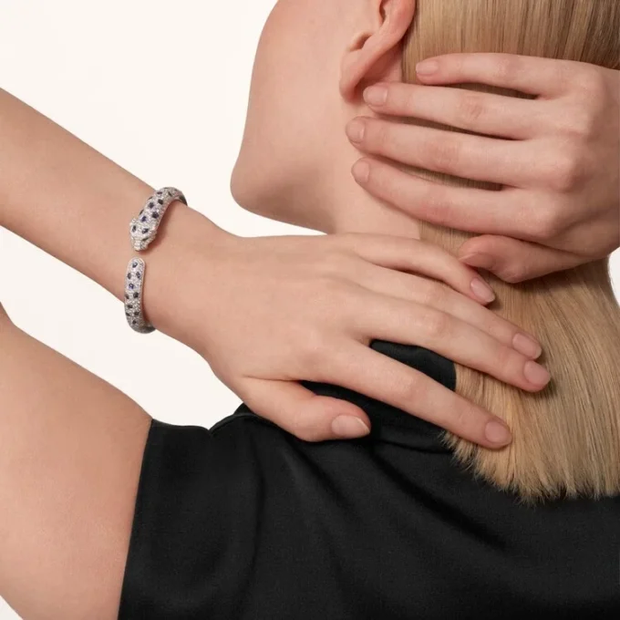 Panthere De Cartier-armbånd, mellemstor model, pavé Panthere De Cartier-armbånd, mellemstor model, pavé