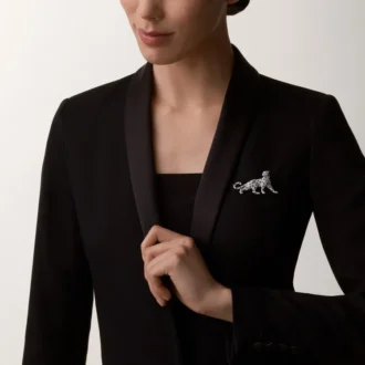 Panthere De Cartier-broche – hvidguld, smaragder, onyx, diamanter – Cartier