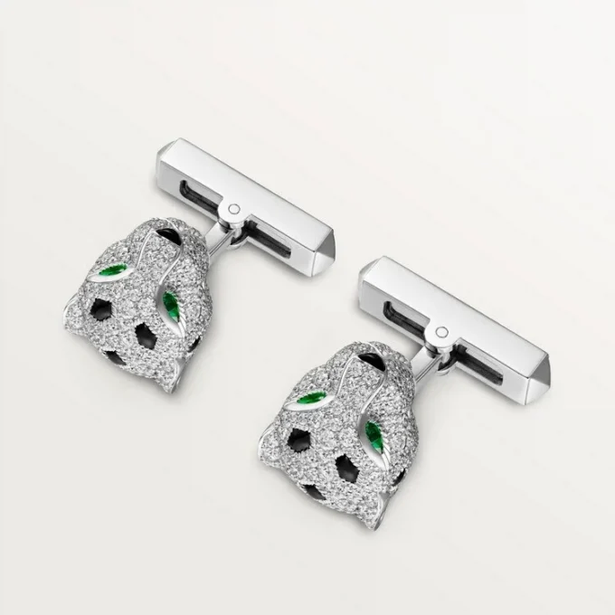 Panthere De Cartier manchetknapper – rhodineret hvidguld, diamanter, smaragder, onyx – Cartier Panthere De Cartier manchetknapper – rhodineret hvidguld, diamanter, smaragder, onyx – Cartier