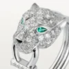 Panthere De Cartier-ring – hvidguld, diamanter, smaragder, onyx – Cartier Panthere De Cartier-ring – hvidguld, diamanter, smaragder, onyx – Cartier