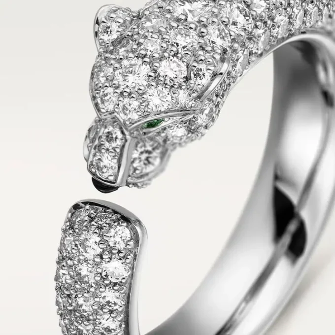 Panthere De Cartier-ring – hvidguld, smaragder, onyx, diamanter – Cartier Panthere De Cartier-ring – hvidguld, smaragder, onyx, diamanter – Cartier