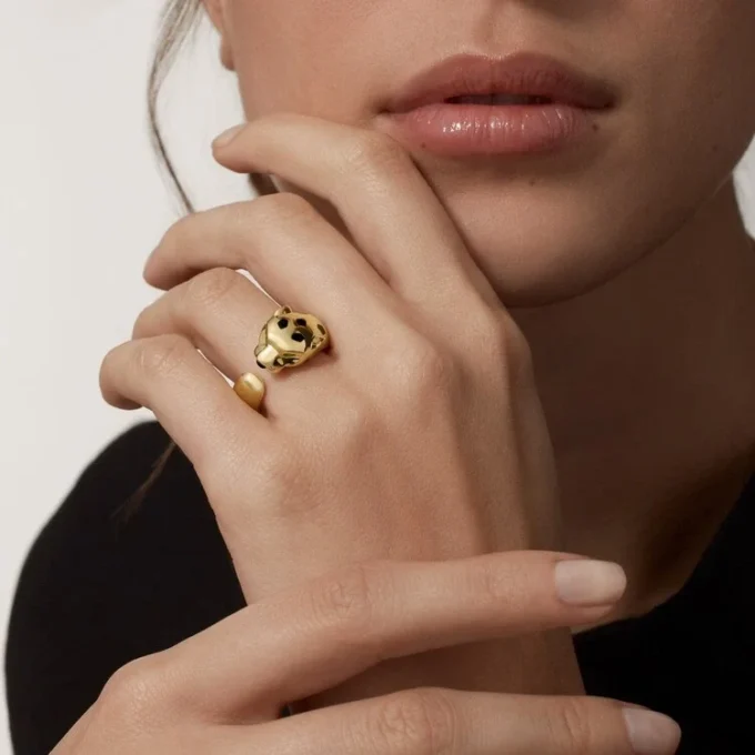 Panthere De Cartier ring i gult guld og onyx | Cartier Us Panthere De Cartier ring i gult guld og onyx | Cartier Us
