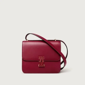 Skuldertaske, Mini, Double C De Cartier – Kirsebærrødt kalveskind, guld og kirsebærrød emaljefinish – Cartier Skuldertaske, Mini, Double C De Cartier – Kirsebærrødt kalveskind, guld og kirsebærrød emaljefinish – Cartier