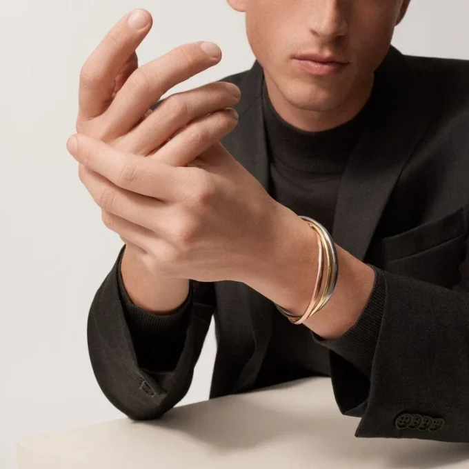Trinity-armbånd i tricolor-guld, klassisk model | Cartier Us Trinity-armbånd i tricolor-guld, klassisk model | Cartier Us