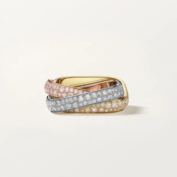 Trinity Cushion-ring, klassisk model, pavé Trinity Cushion-ring, klassisk model, pavé
