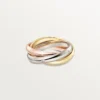 Trinity-ring, klassisk model, 5 diamanter Trinity-ring, klassisk model, 5 diamanter