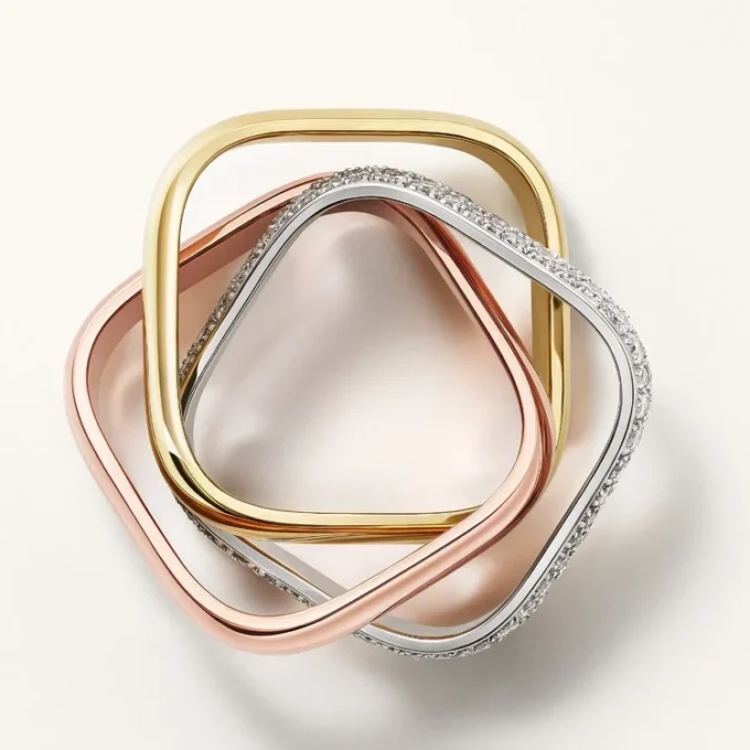 Trinity-ring, pudeformet, mellemstor model, halvpavé Trinity-ring, pudeformet, mellemstor model, halvpavé