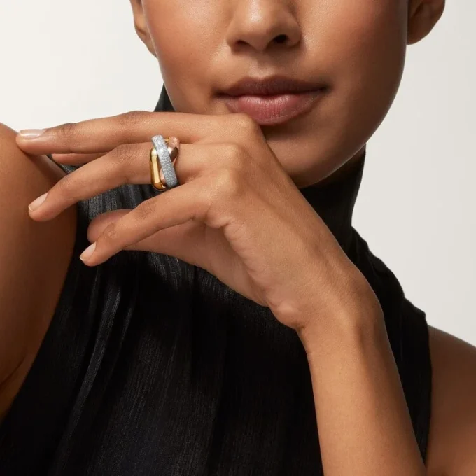 Trinity-ring, pudeformet, stor model, halvpavé Trinity-ring, pudeformet, stor model, halvpavé