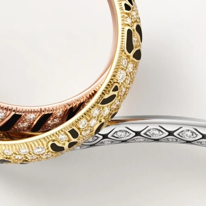 Trinity-ring til to fingre, lakeret, pavé Trinity-ring til to fingre, lakeret, pavé